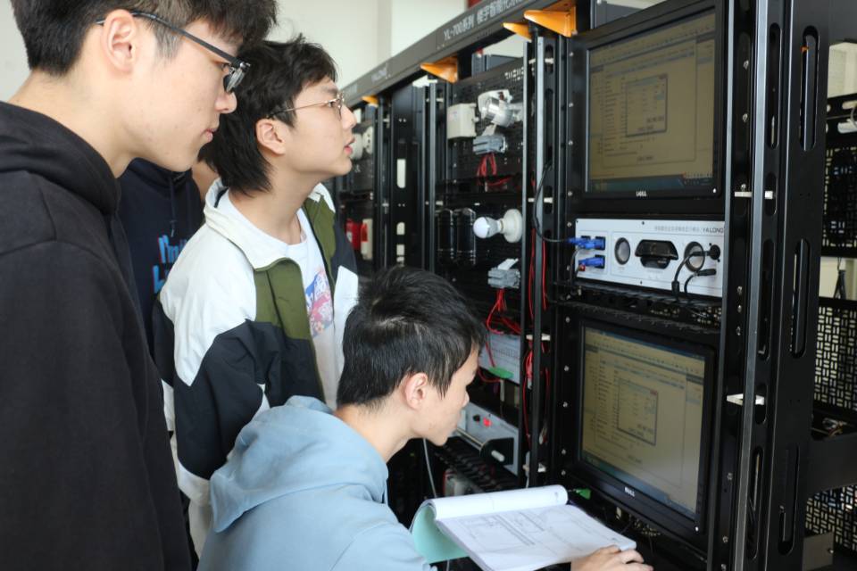 3C8CB56AFBA6425105EEA40B4C8544D4