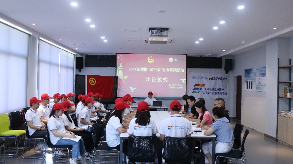 餐厅里的人们中度可信度描述已自动生成